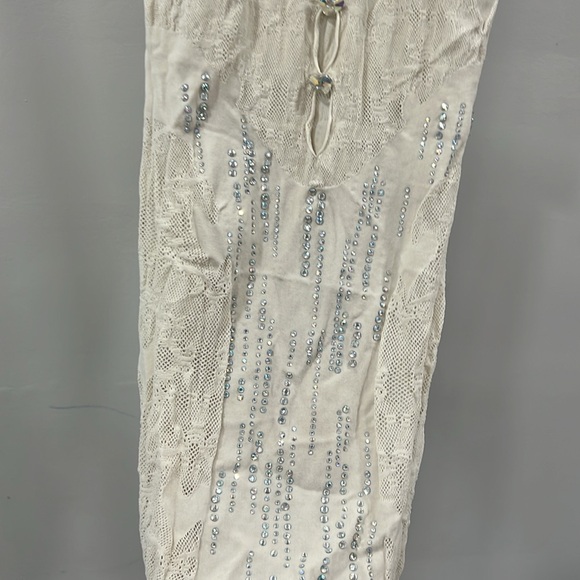 POSTER GIRL FLORAL MIRANDA DRESS IN BUTTER - Picture 6 of 12